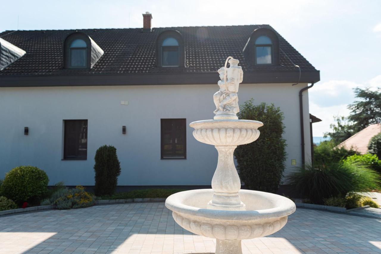 Katzer Villa Badacsonytordemic Exterior photo